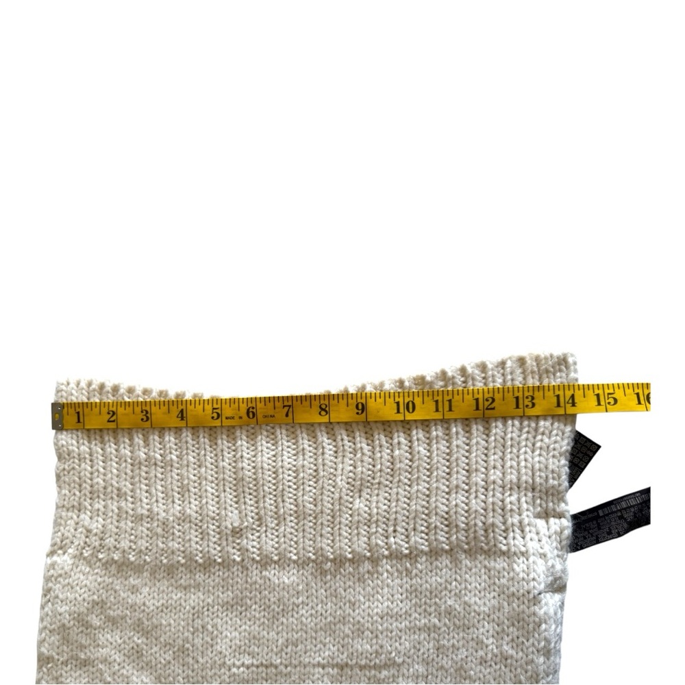 Zara Oversized Black and Cream Knit Scarf. - Picture 8 of 14